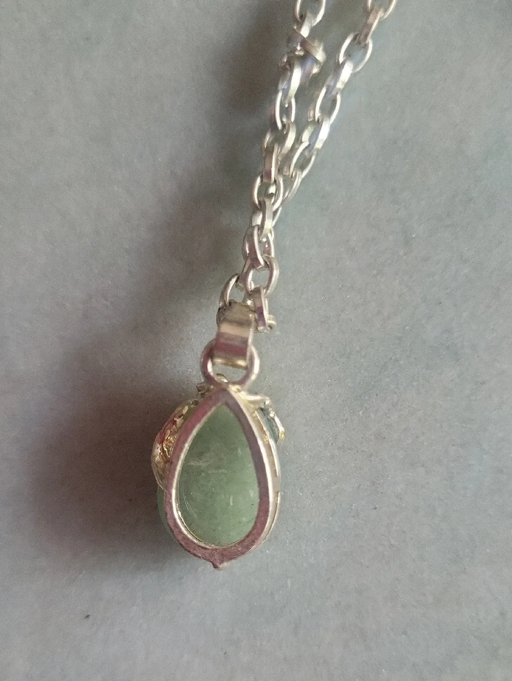 Geniune Green Jade Gemstone Necklace - Picture 6 of 8